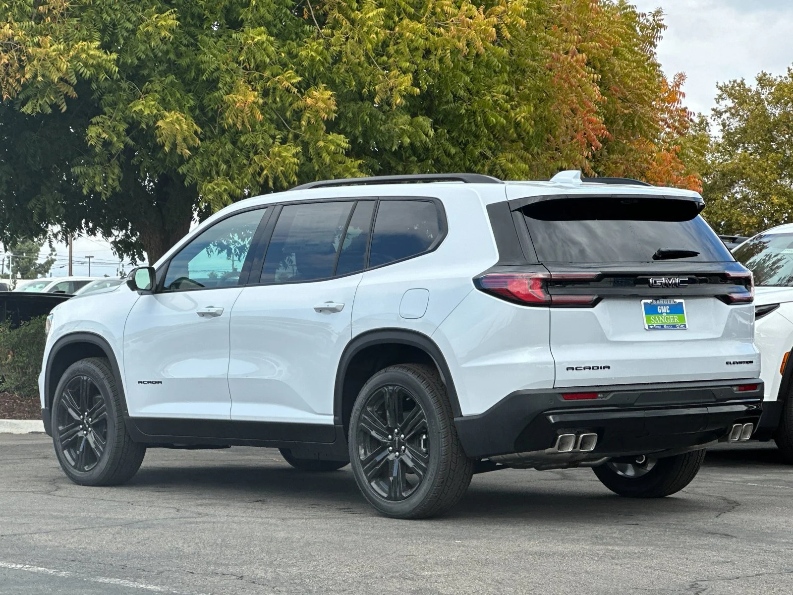 New 2027 Glacier White Tricoat GMC Elevation image 6