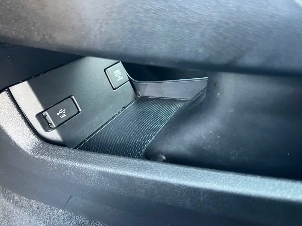 Used 2018  Honda LX image 15