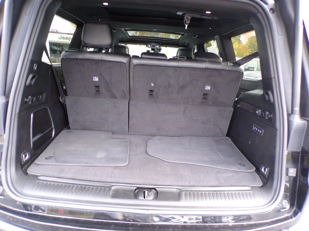 Used 2022 Black Jeep Series III image 15