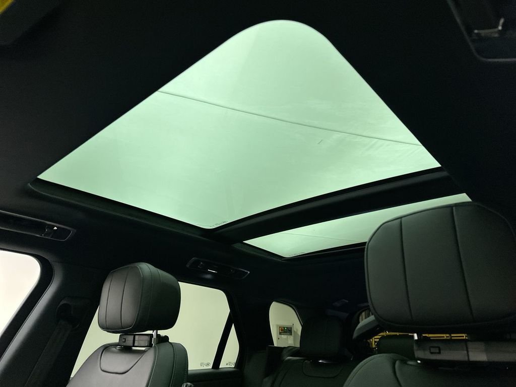 New 2026 Carpathian Grey Land Rover Dynamic SE image 11