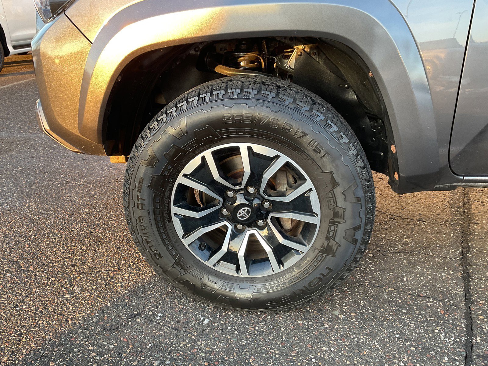 2021 Toyota Tacoma TRD Sport - Photo 9