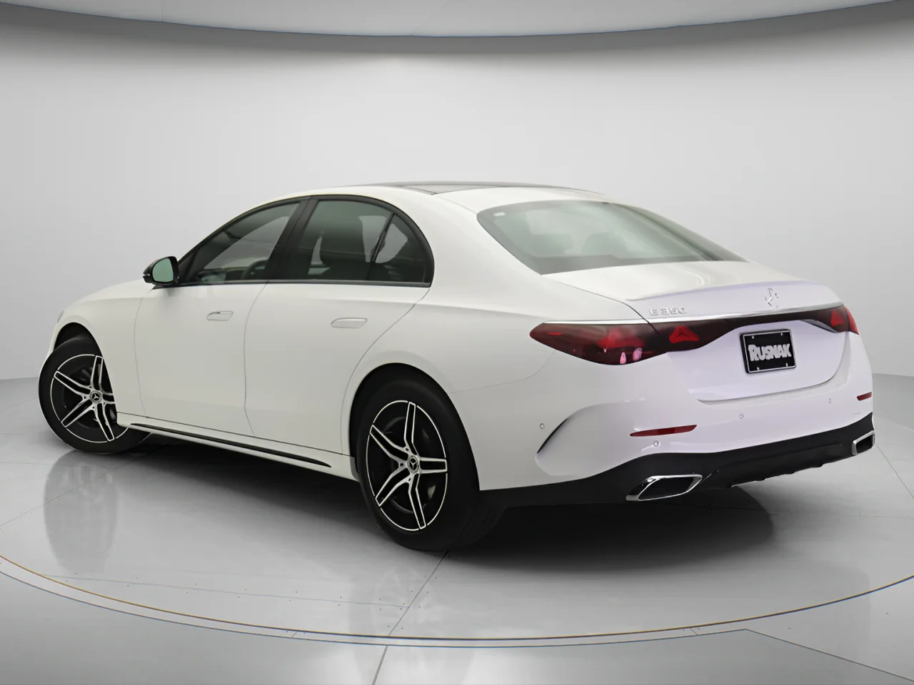 New 2026 Polar White Mercedes-Benz E 350 image 2
