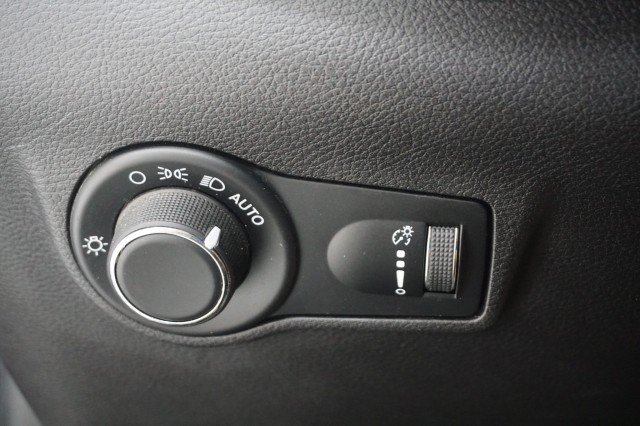 Used 2025 Diamond Black Crystal Pearlcoat Jeep Sport image 25