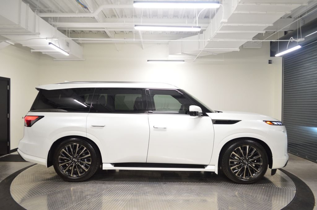 Used 2026 White INFINITI AUTOGRAPH image 8