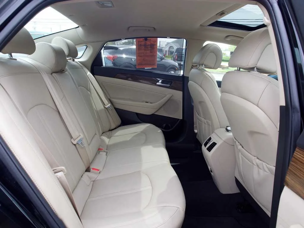 Used 2017 Black Hyundai Limited image 31