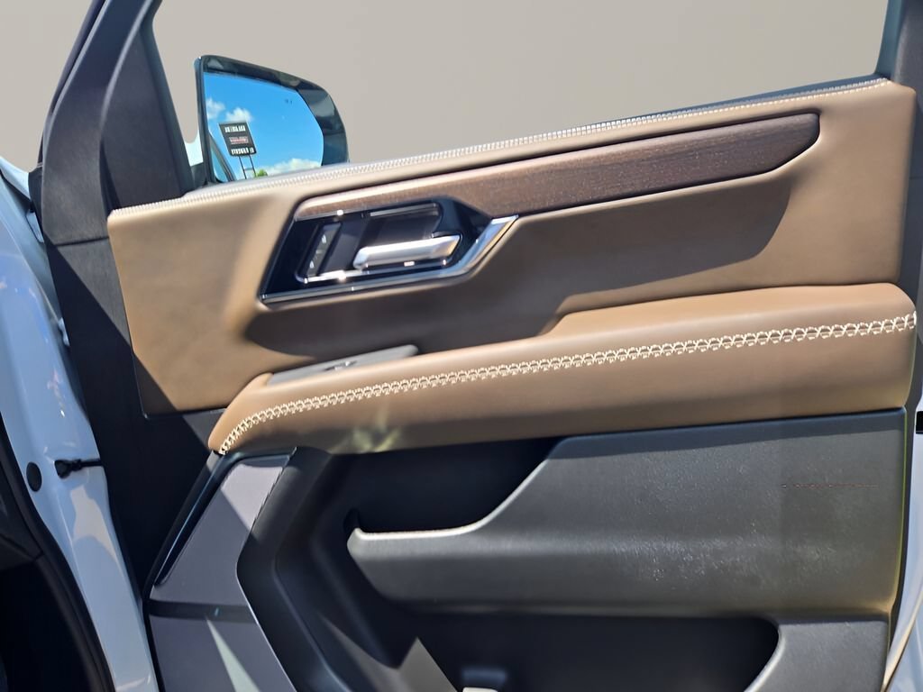 2026 GMC Yukon XL Denali Ultimate - Photo 10