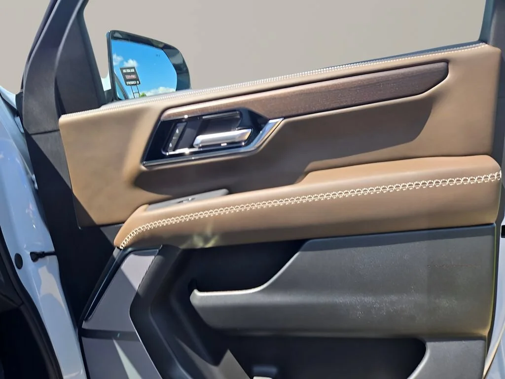 2026 GMC Yukon XL Denali Ultimate - Photo 10
