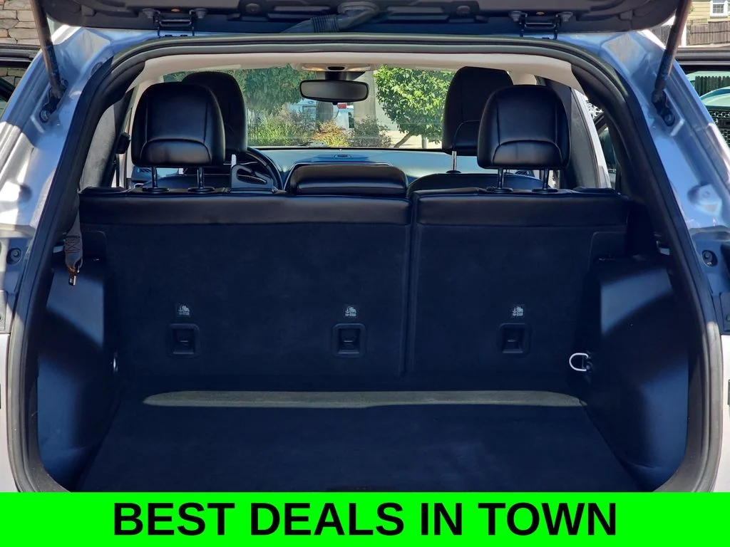 Used 2021 Silver Jeep Latitude Plus image 12