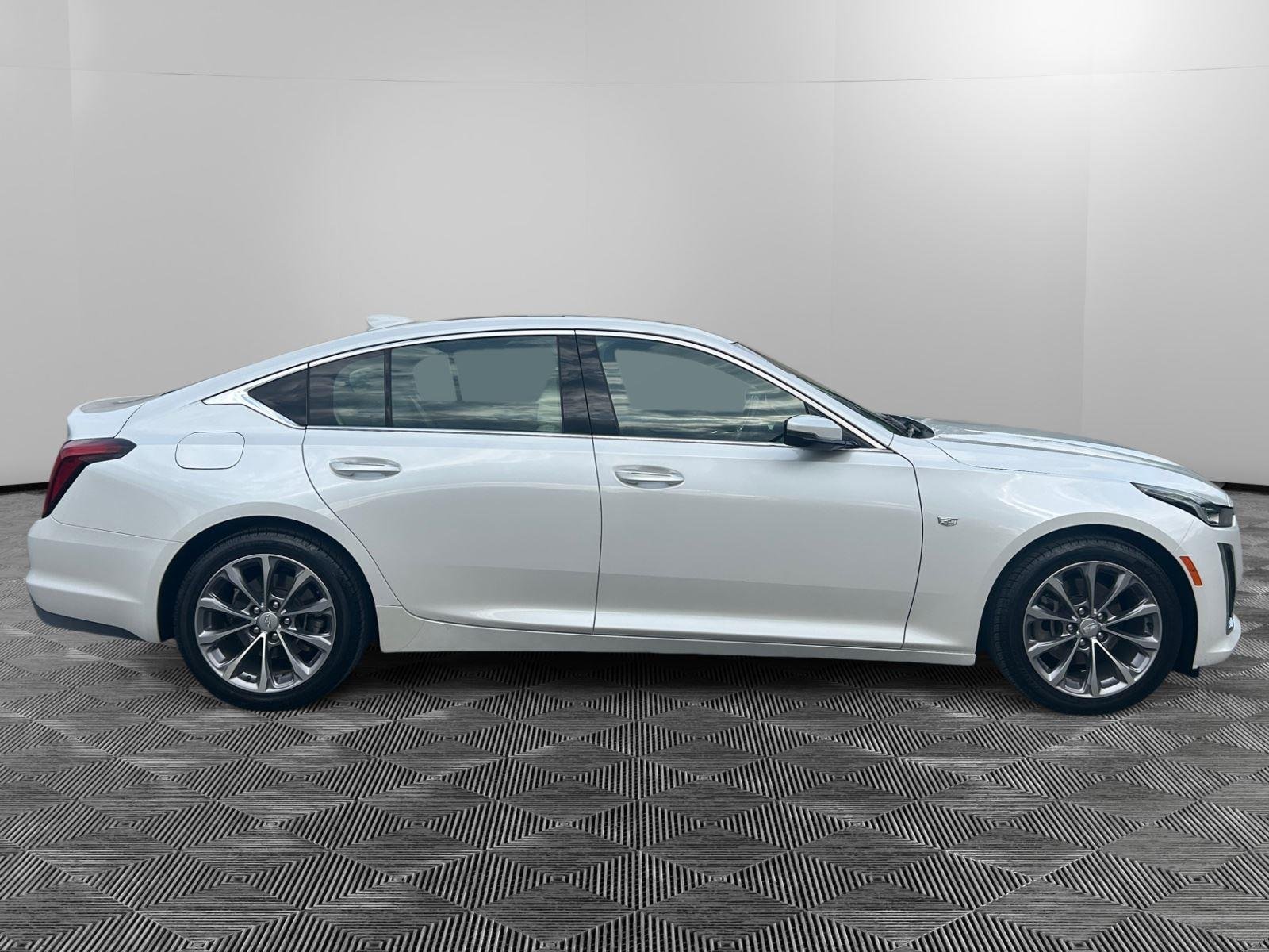 Used 2020 Crystal White Tricoat Cadillac Premium Luxury image 6