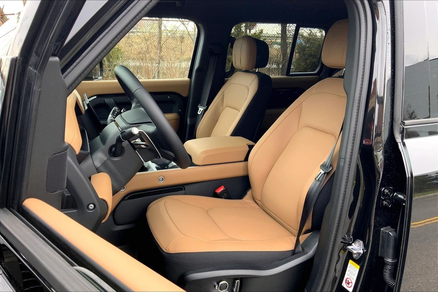 New 2026 Santorini Black Land Rover V8 image 9