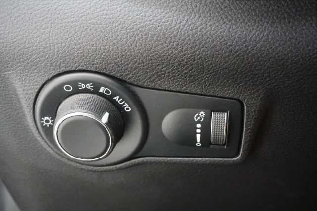 Used 2025 Diamond Black Crystal Pearlcoat Jeep Sport image 25