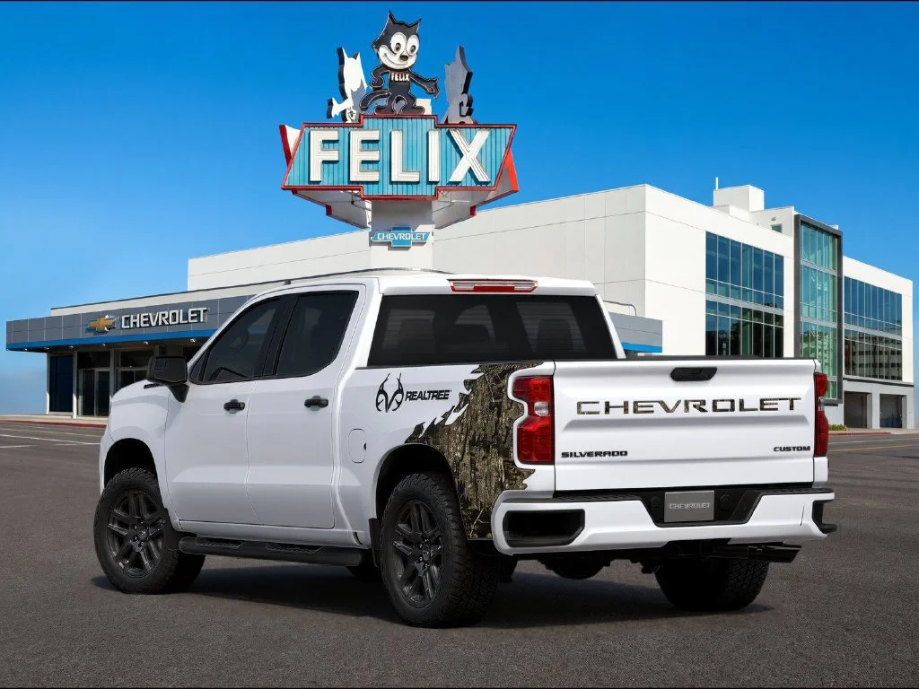 New 2026 Summit White Chevrolet Custom image 2