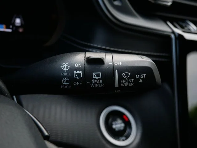 Used 2024 Silver Jeep Altitude image 26