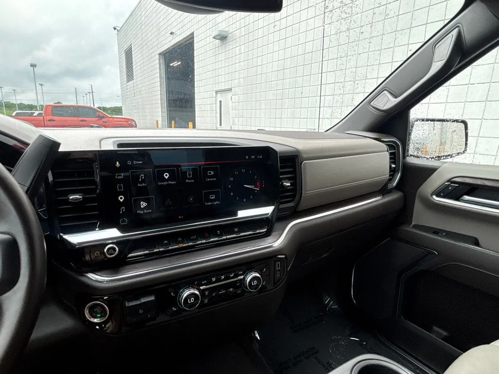 Used 2025 Black GMC SLT image 17