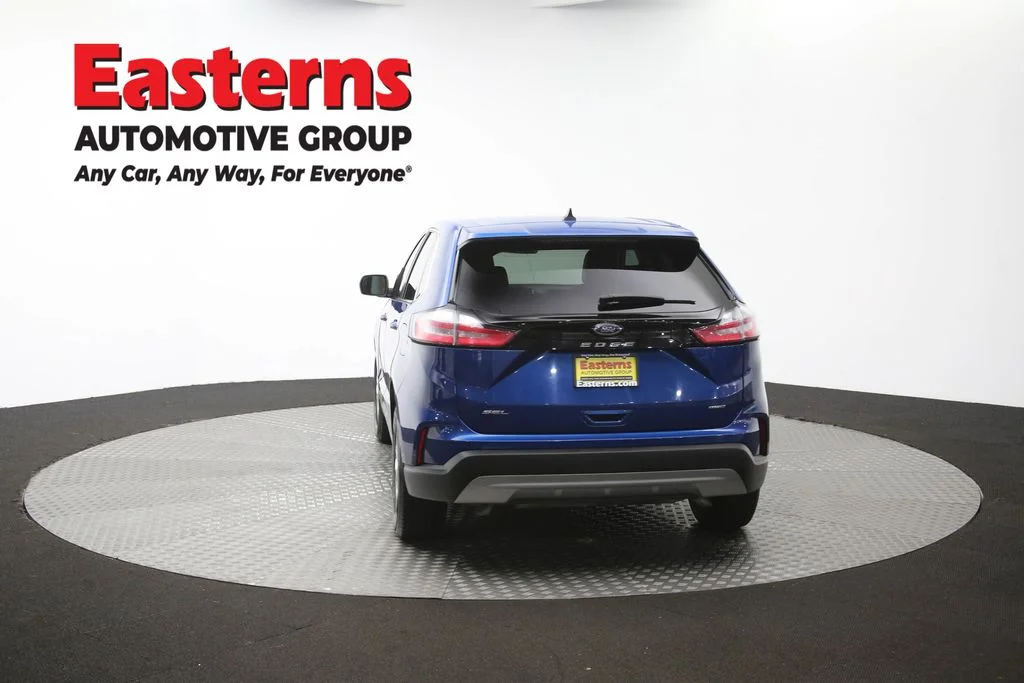 Used 2023 Blue Ford SEL image 39