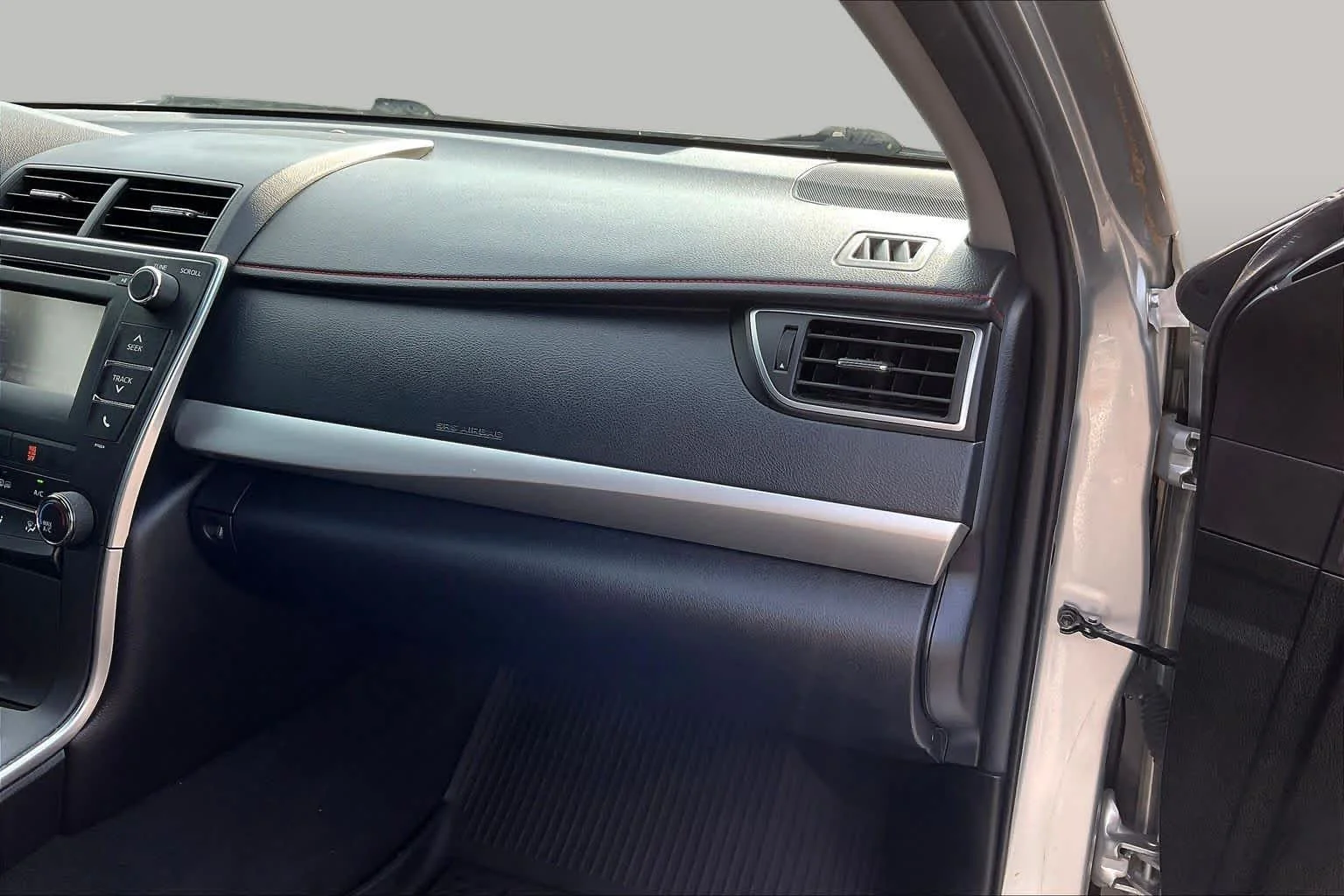 Used 2016 Celestial Silver Metallic Toyota SE image 17
