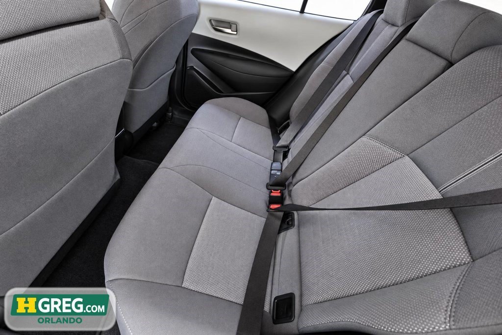 Used 2020 Classic Silver Metallic Toyota SE image 9