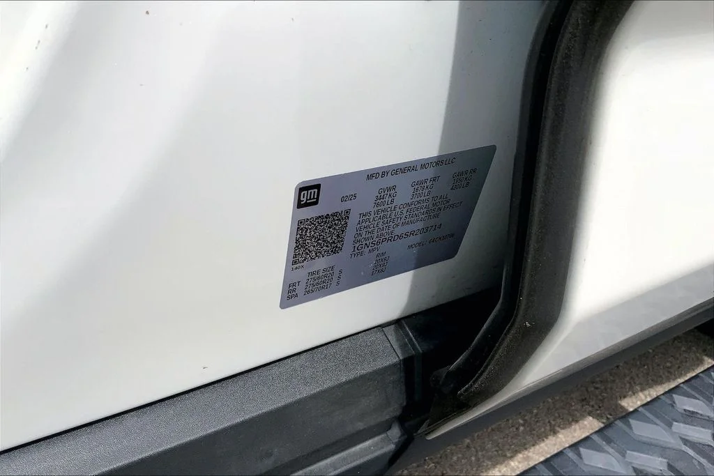 Used 2025 Beige Chevrolet Z71 image 19