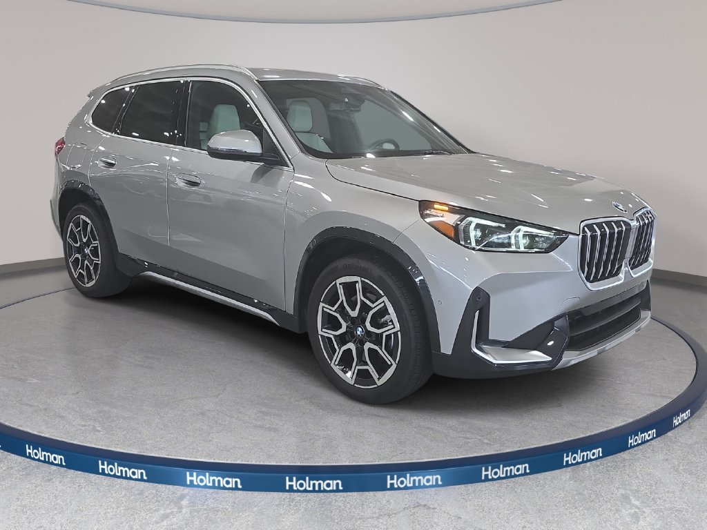 Used 2026 Space Silver Metallic BMW xDrive28i image 3
