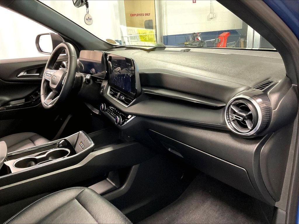 Used 2025 Blue Chevrolet LT image 14
