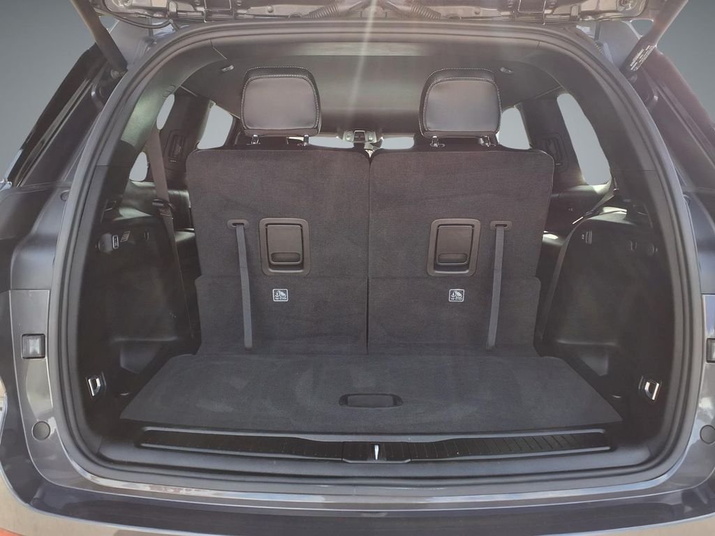 Used 2023 Gray Jeep Altitude image 15
