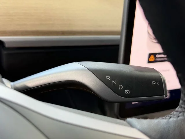 Used 2023 White Tesla Base image 19