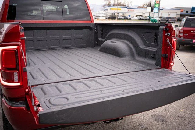 New 2026 Molten Red Pearl-Coat Exterior Paint RAM Laramie image 10