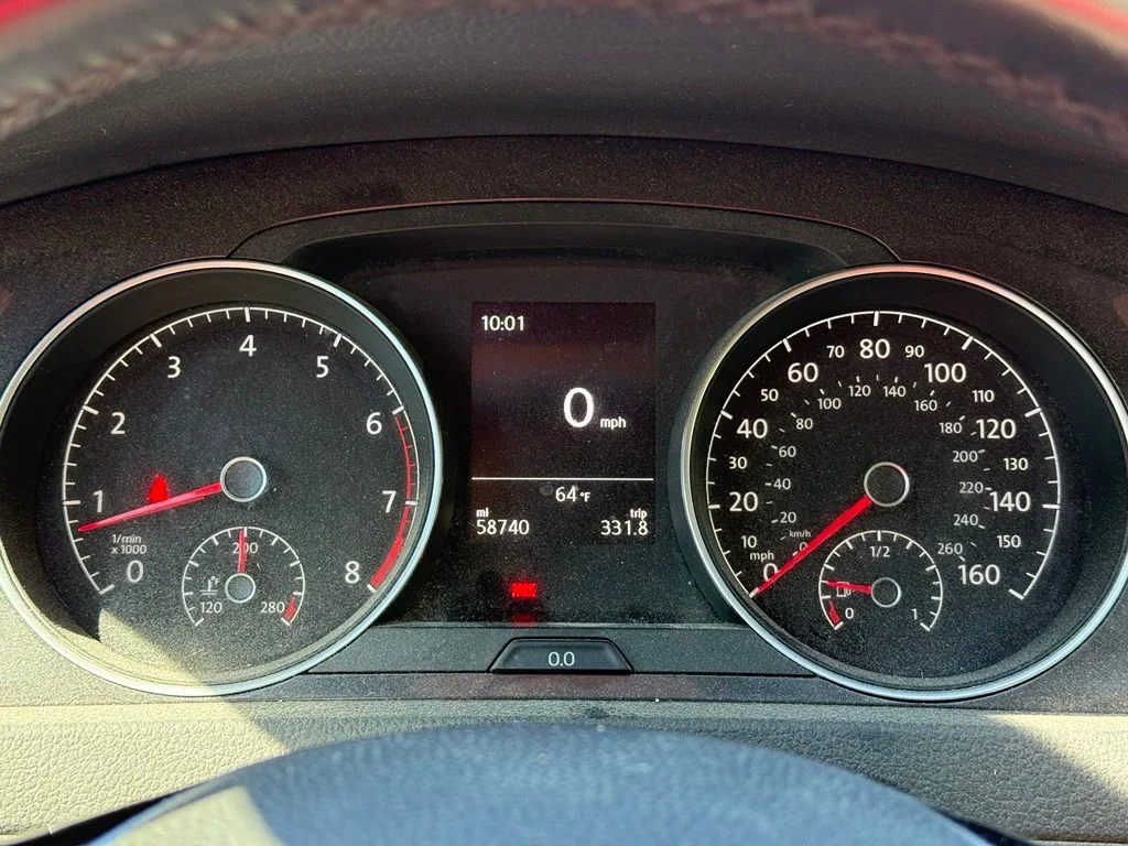 Used 2019  Volkswagen S image 10