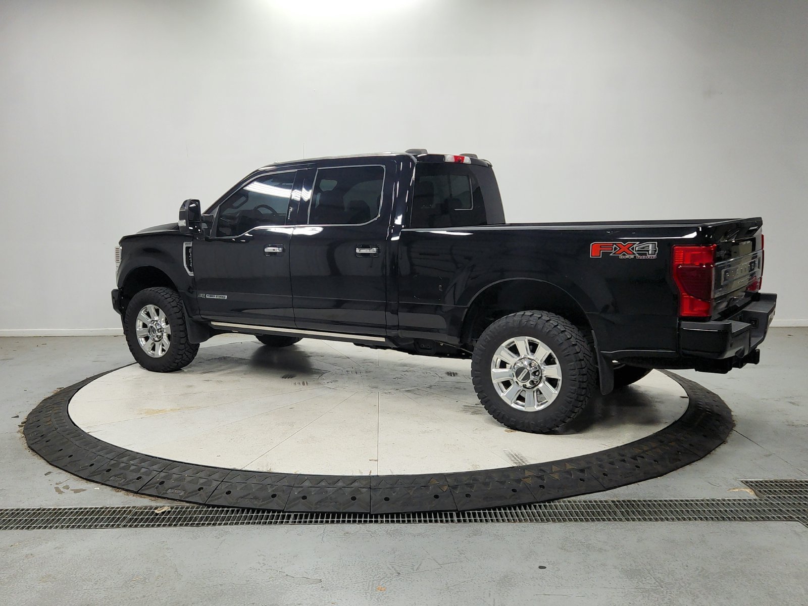 Used 2020 Black Ford Platinum image 6