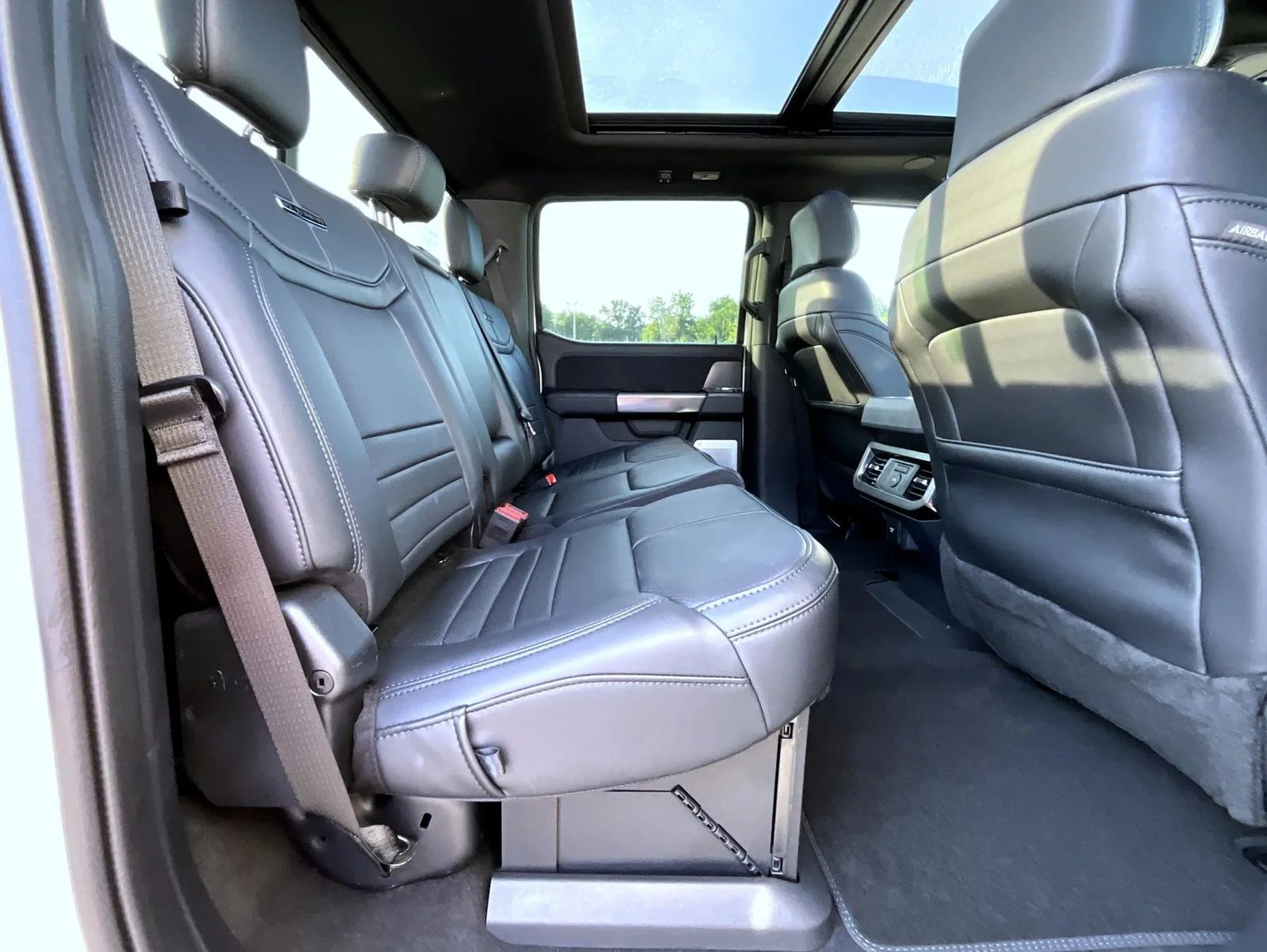 New 2026 White Ford Platinum image 23
