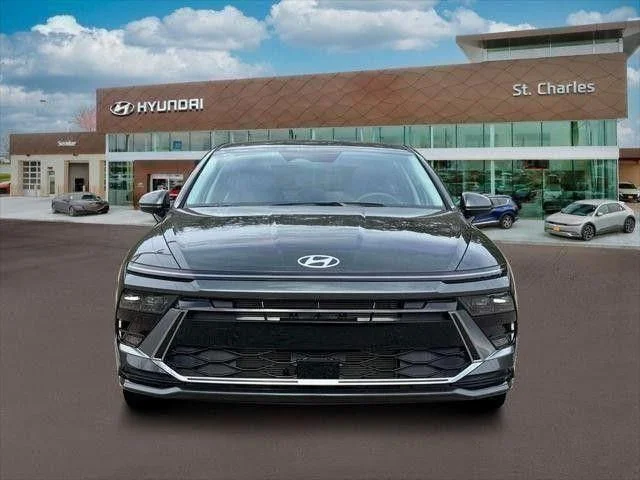 Used 2026 Gray Hyundai SEL Sport image 12