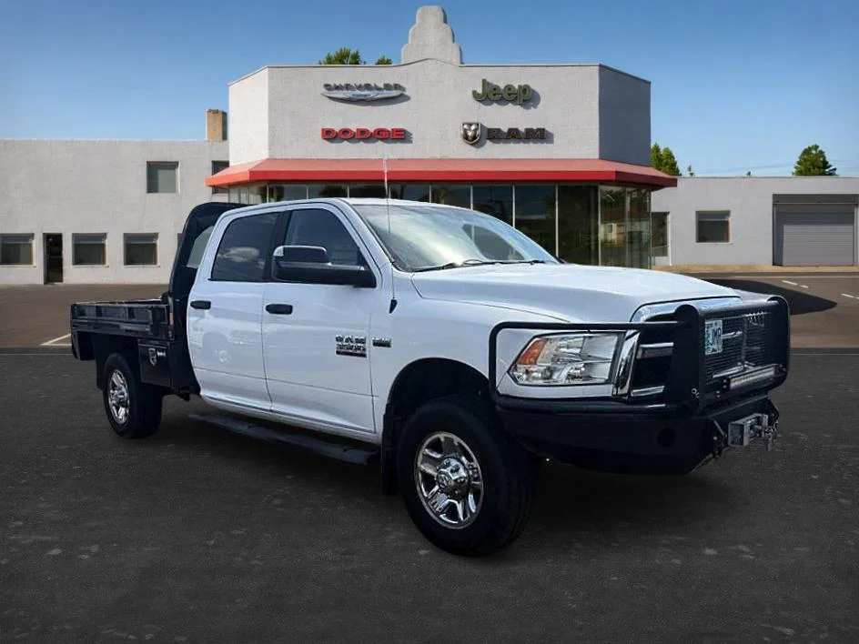 Used 2015 Bright White Ram SLT image 1