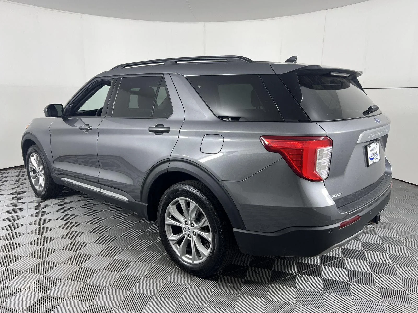 Used 2023 Carbonized Gray Ford XLT image 9