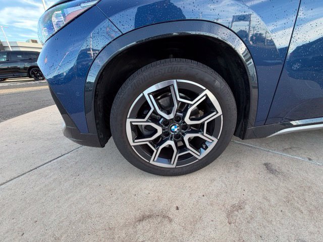 Used 2024 Blue BMW xDrive28i image 10