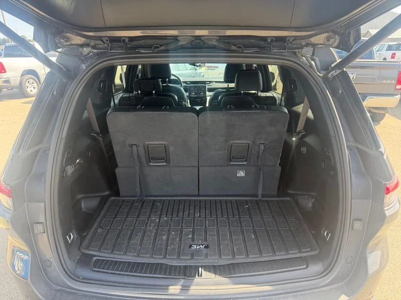 Used 2022 Gray Jeep Altitude image 7