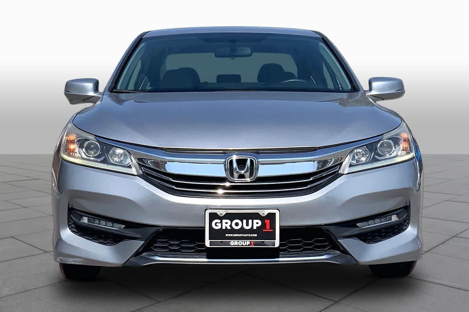 Used 2016 Lunar Silver Metallic Honda EX image 4
