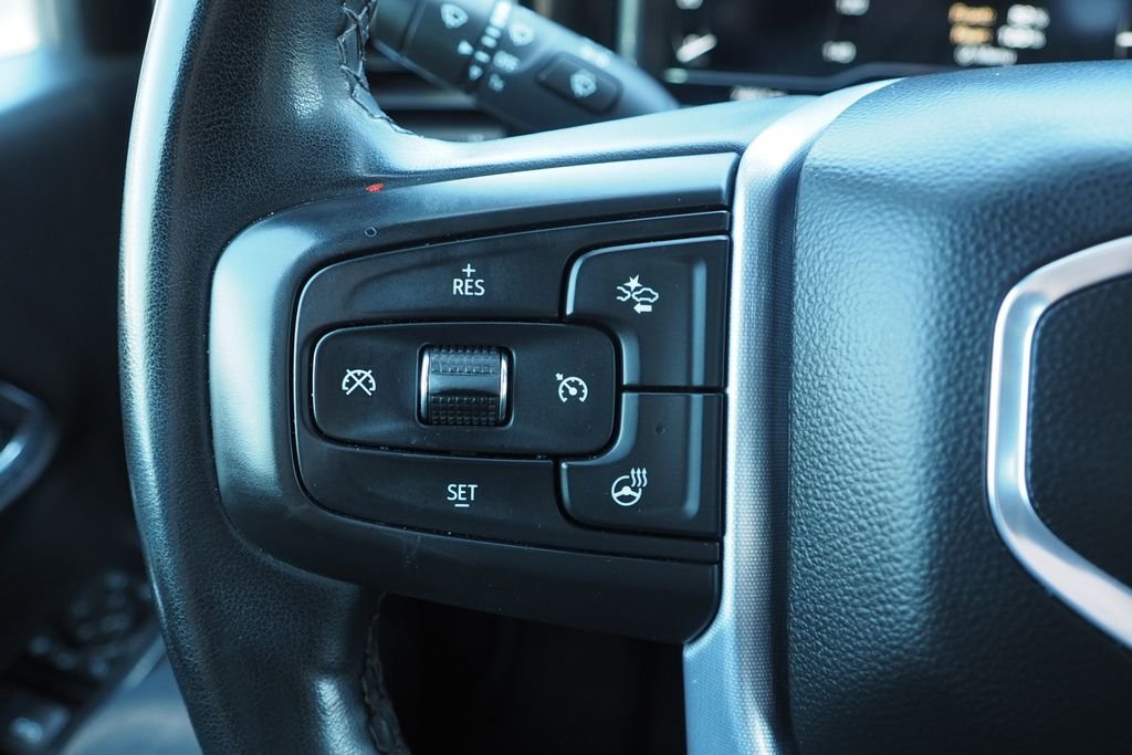 Used 2024 White GMC SLT image 28