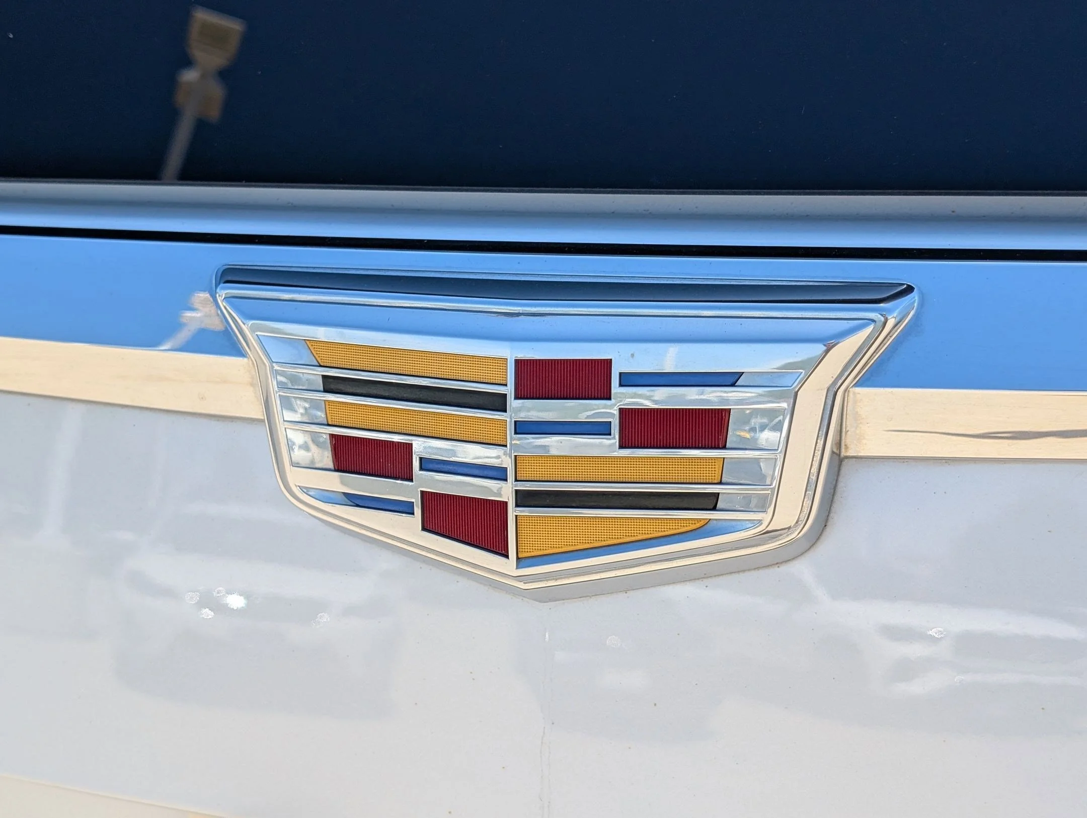 Used 2020 Crystal White Tricoat Cadillac Platinum image 14