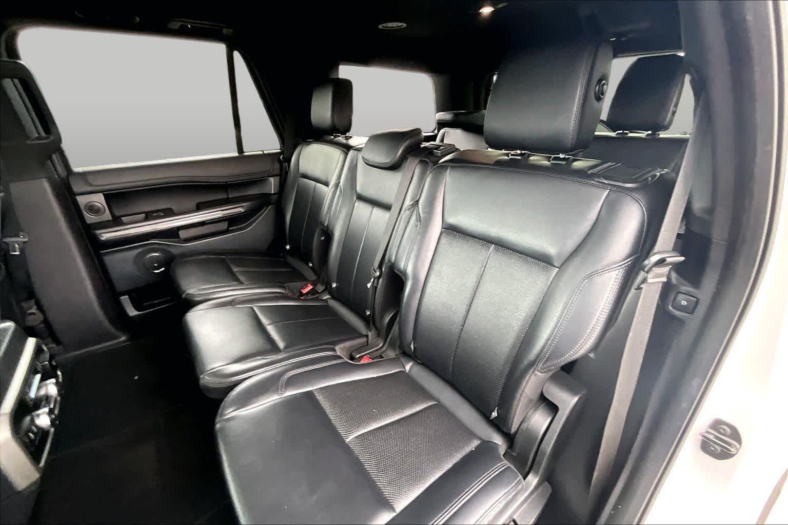 Used 2019 Oxford White Ford XLT image 19