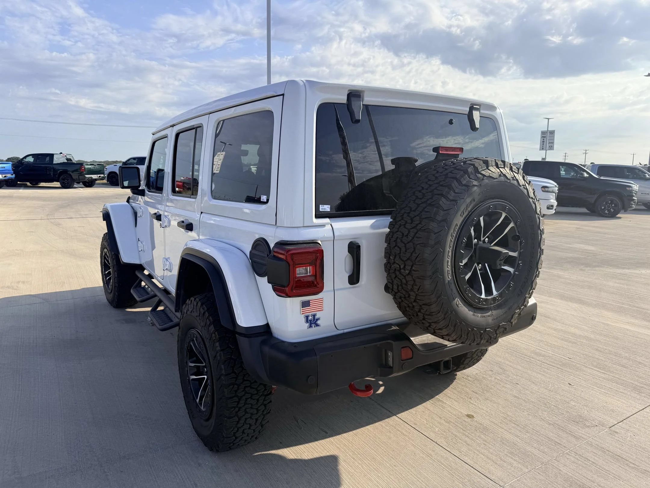 Used 2024 White Jeep Rubicon X image 7