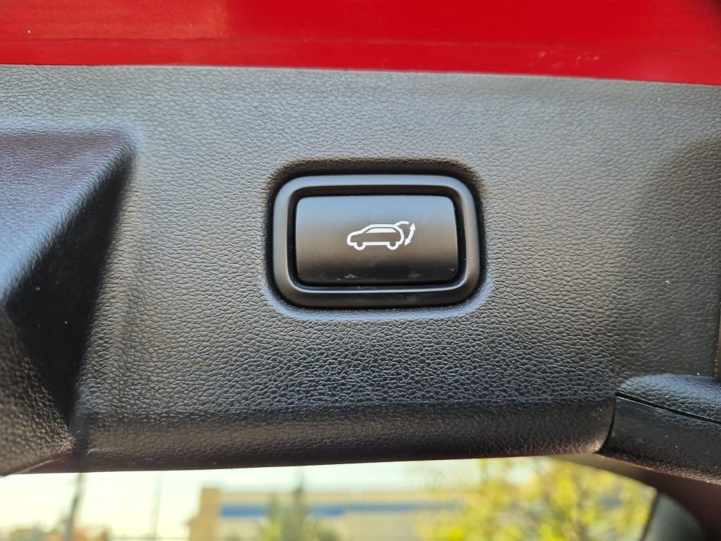 Used 2022 Red Hyundai Limited image 28