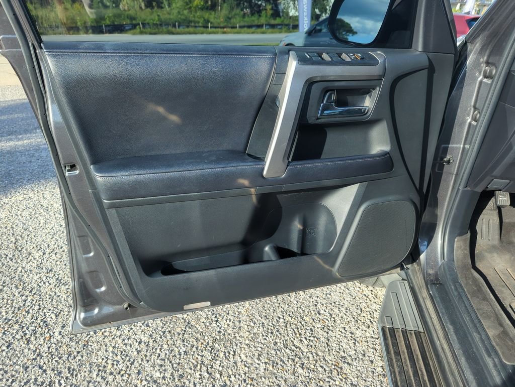 Used 2019 Gray Toyota SR5 image 18