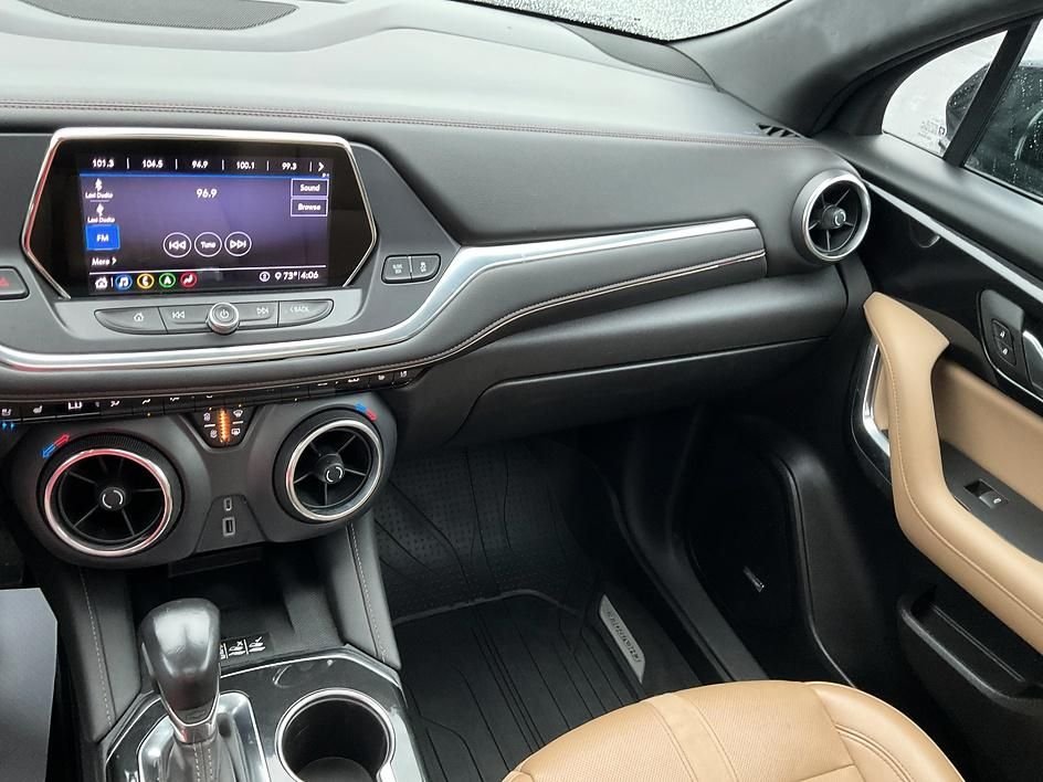 Used 2020 Black Chevrolet Premier image 5