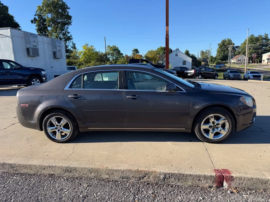 Used 2010 Beige Chevrolet LT image 5