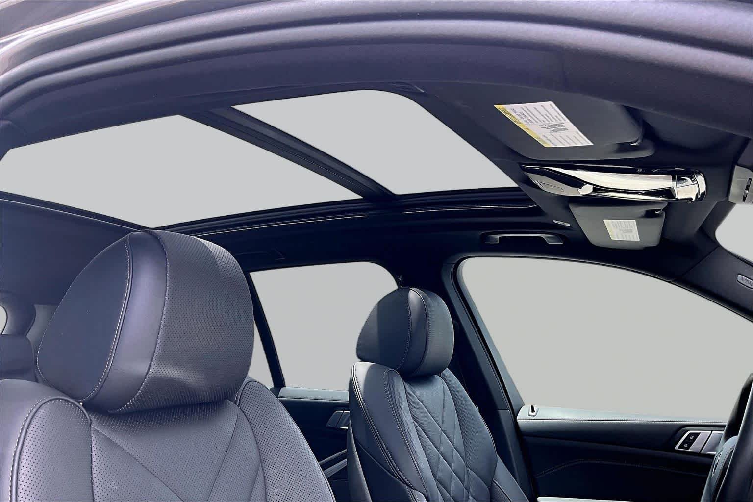 Used 2025 Skyscraper Grey Metallic BMW sDrive40i image 14