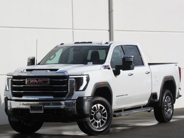 2025 GMC Sierra 4WD Crew Cab Standard Box SLT's photo