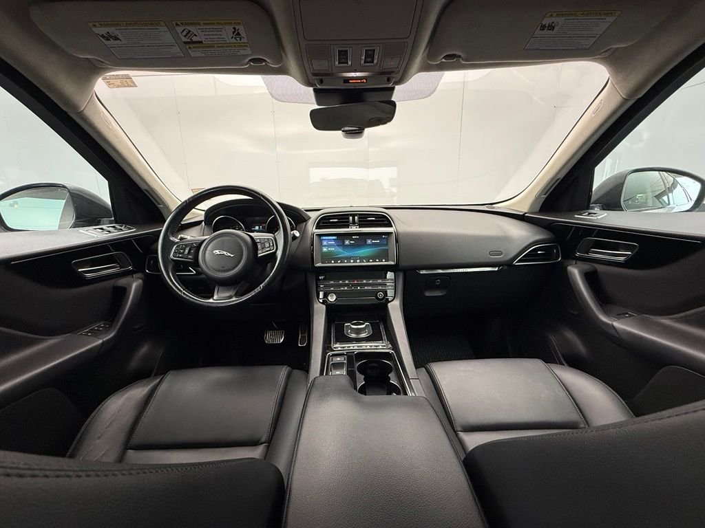 Used 2019 Silver Jaguar 25t Premium image 4