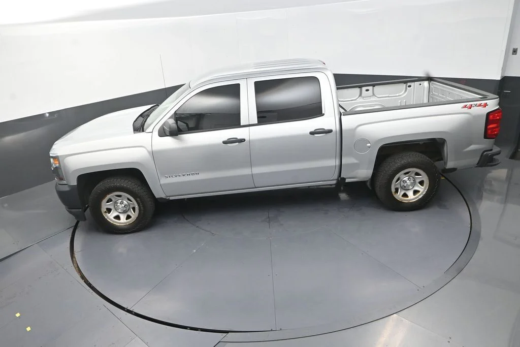 Used 2018 Silver Chevrolet WT image 16