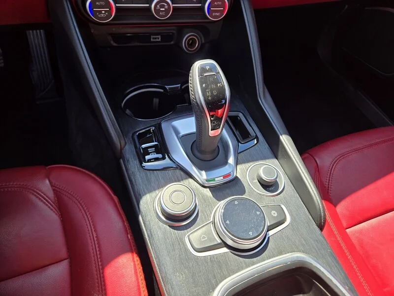 Used 2020 White Alfa Romeo RWD image 22