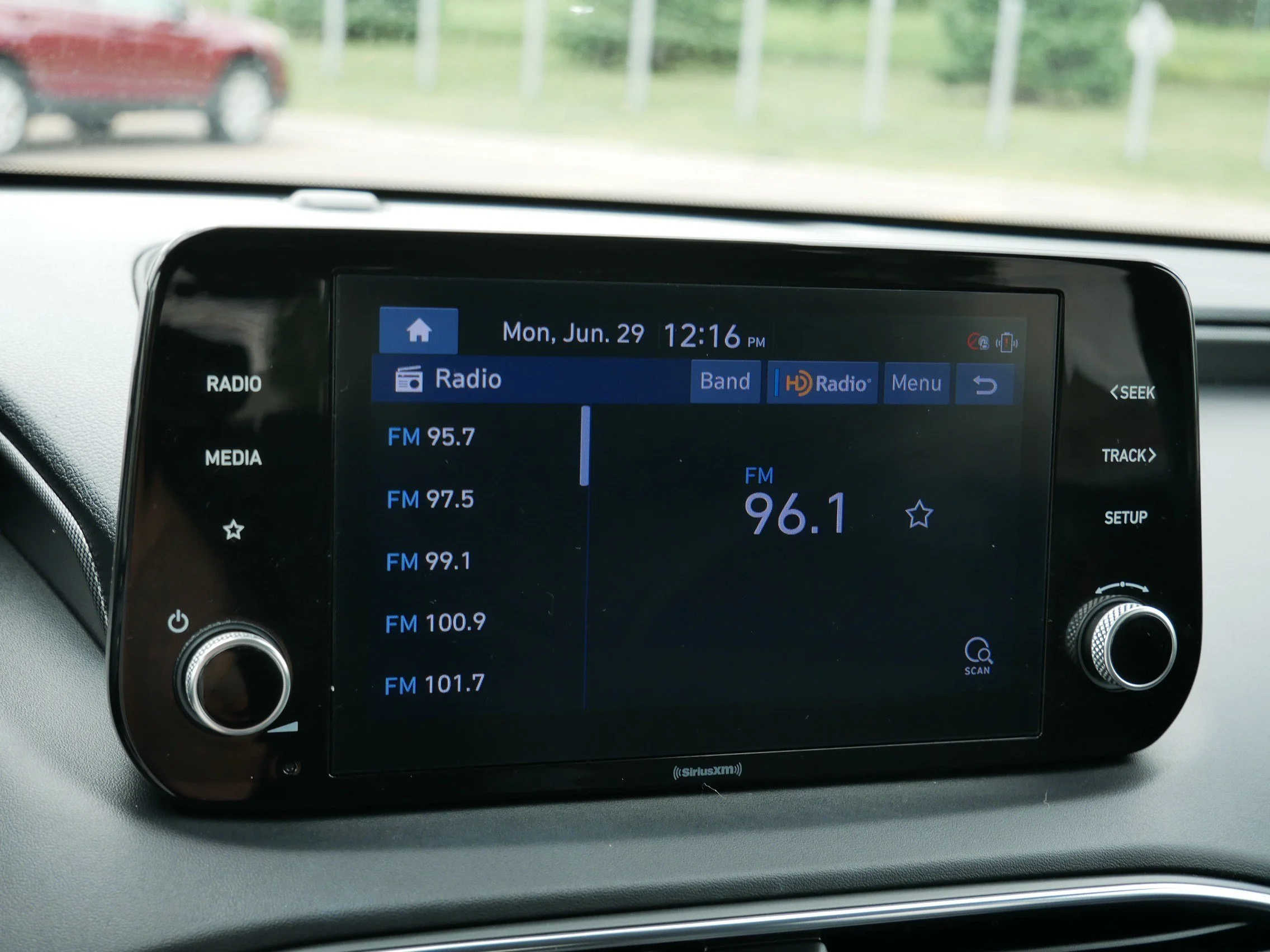 Used 2022 Hampton Gray Hyundai SEL image 22